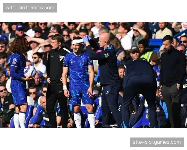 英超欧冠资格争夺白热化,四队竞逐两个席位